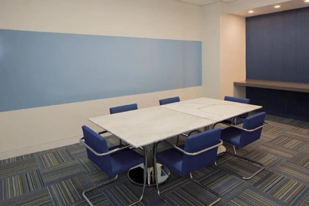 Charming Apartment At Crystal City With Amazing Amenities Arlington Exterior photo