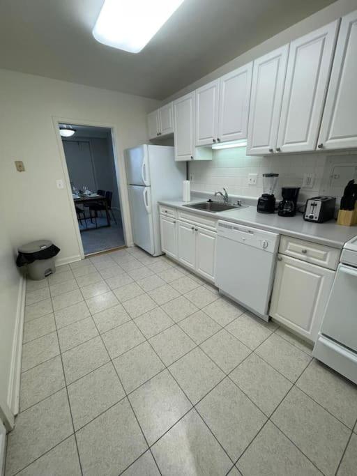Charming Apartment At Crystal City With Amazing Amenities Arlington Exterior photo